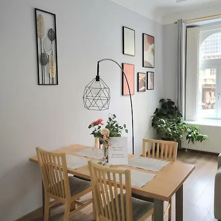 Duna 4 Ppl In Ac In By Nw Apartament Budapeszt